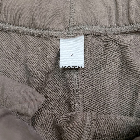 Men’s shorts - Picture 2 of 3